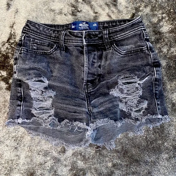 Hollister | DISTRESSED High Rise Mom Short 3” | Size: 0- 24W - Picture 1 of 5